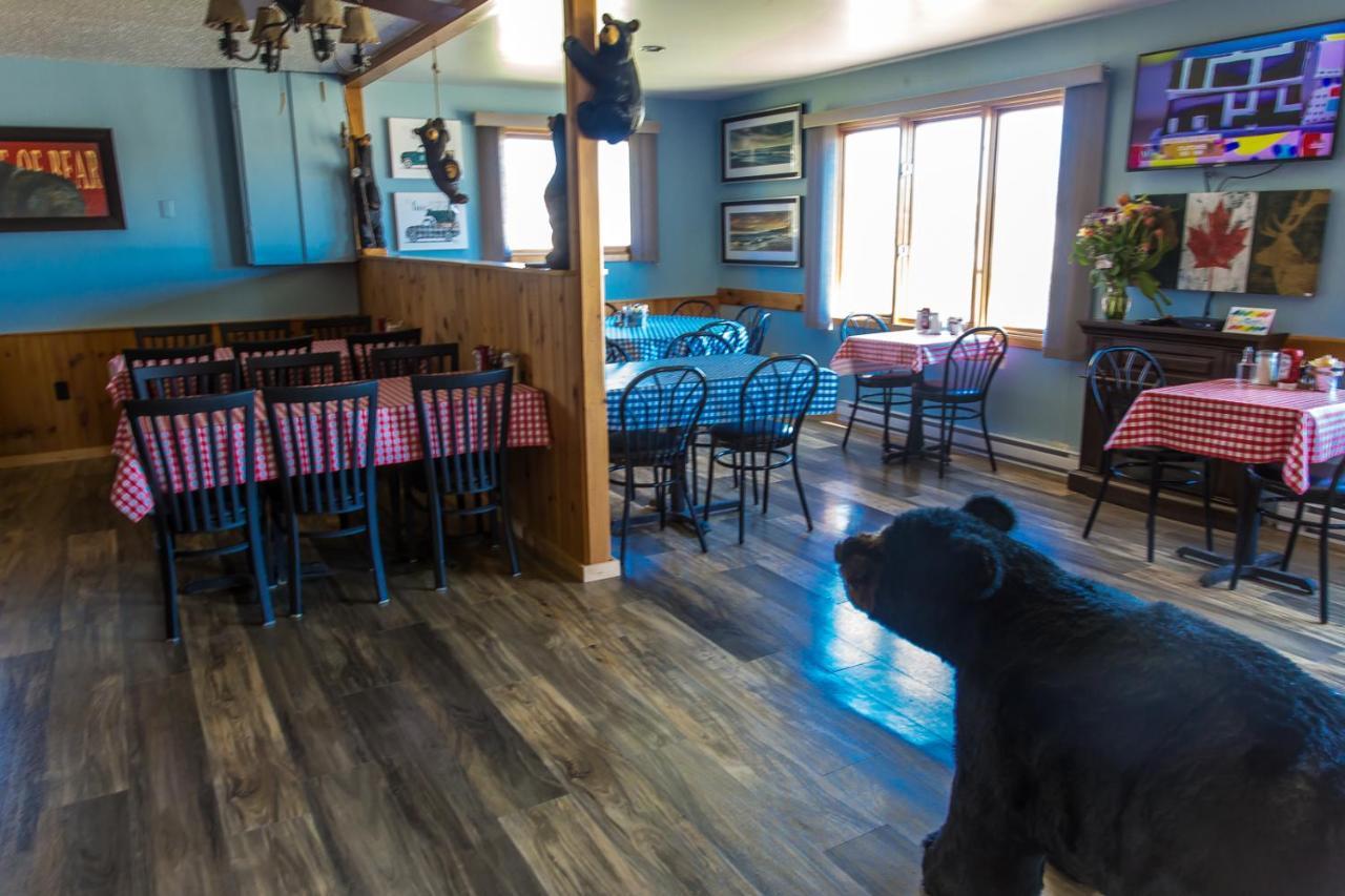 Bear Tracks Inn Lion's Head Extérieur photo