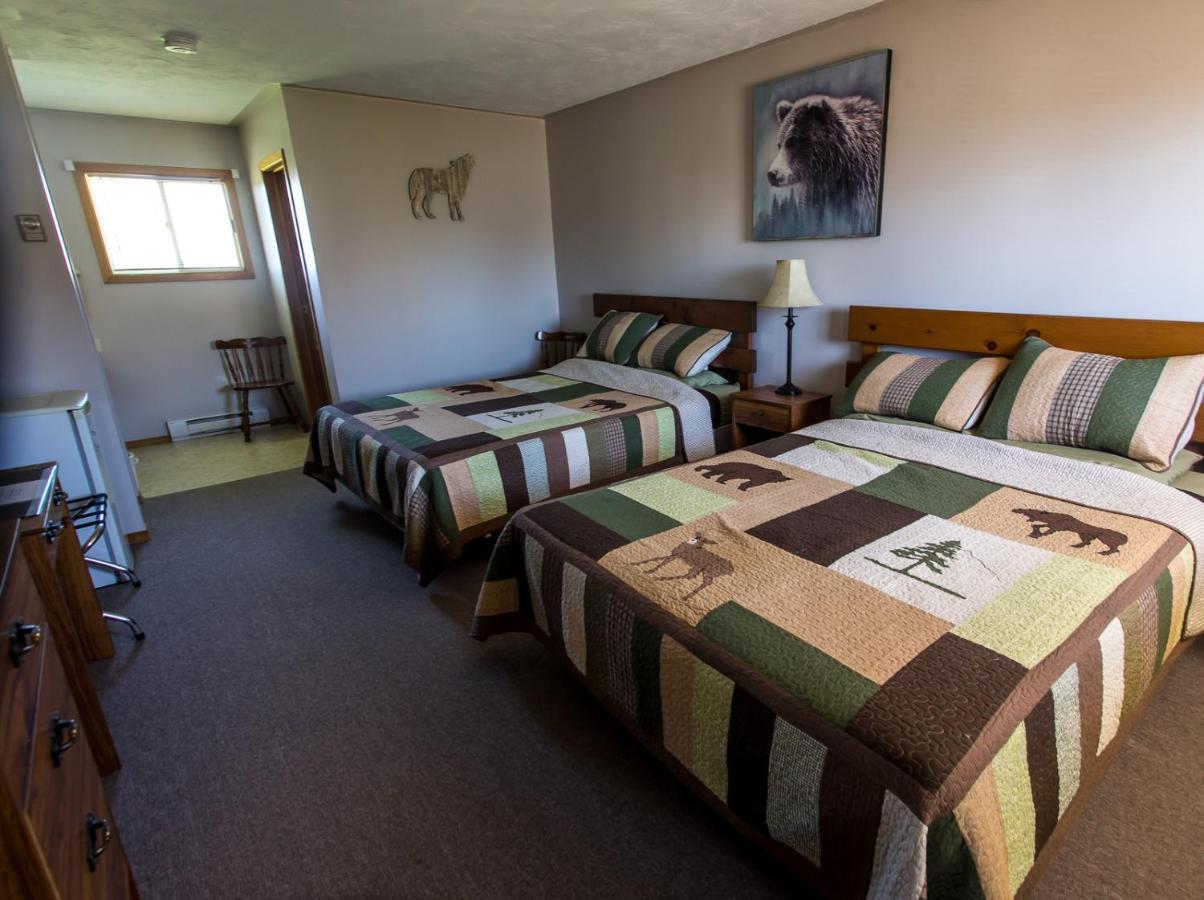 Bear Tracks Inn Lion's Head Extérieur photo